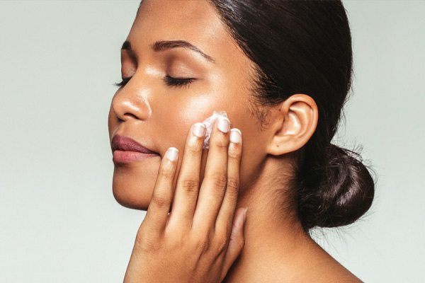 چگونه مراقبت از پوست خشک صورت کنیم؟